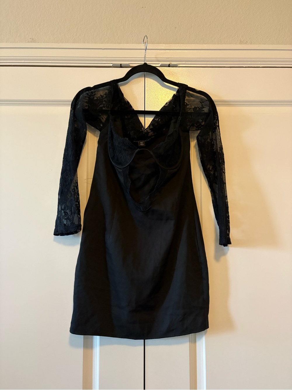 PrettyLittleThing Black Lace Long Sleeve Mini Dress